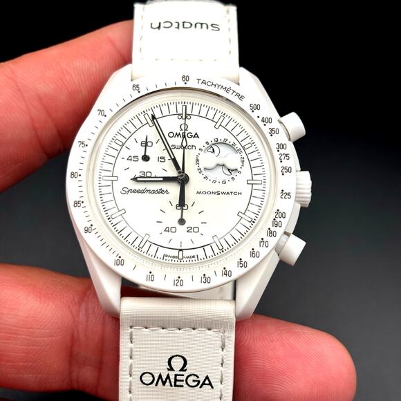Swatch x Omega Mission to the Moon Phase 42mm Quartz Chronograph Moonphase NIBWT - Picture 14 of 17